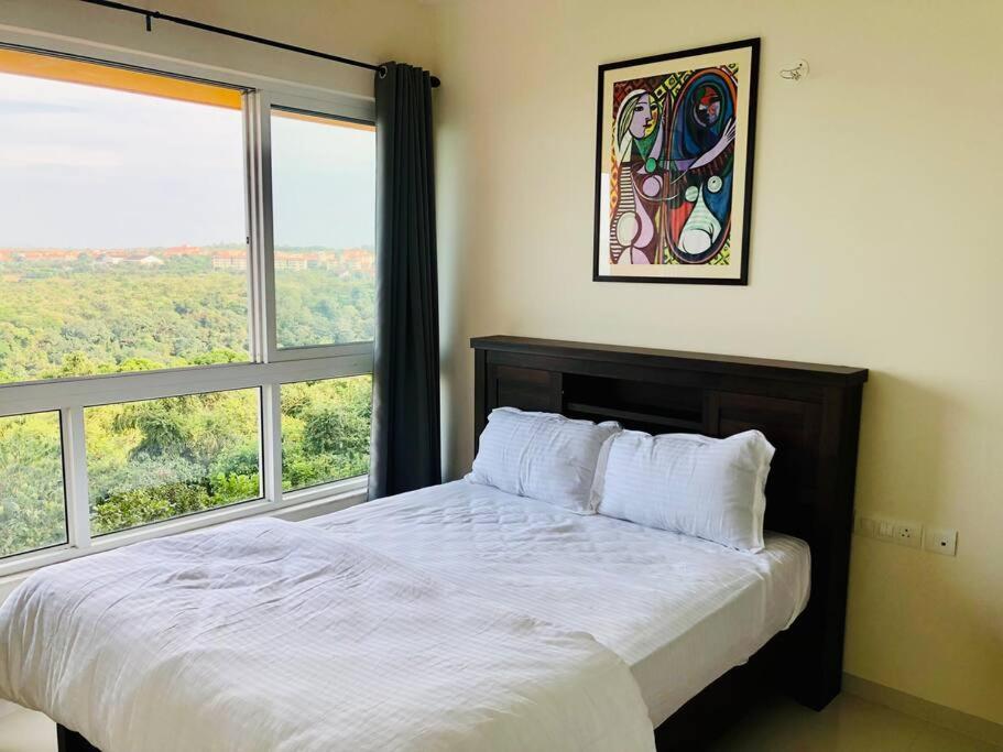 Lovely 2-Bedroom Sea View Serviced Apartment Dabolim Goa Buitenkant foto